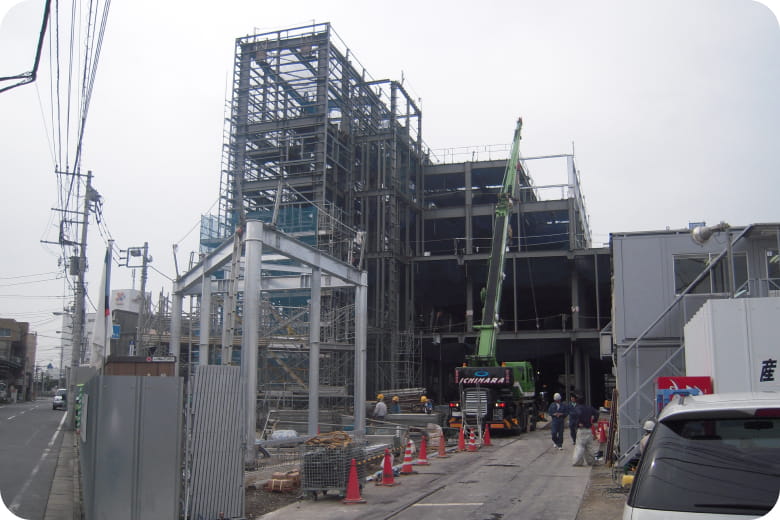建設途中の戸田工場